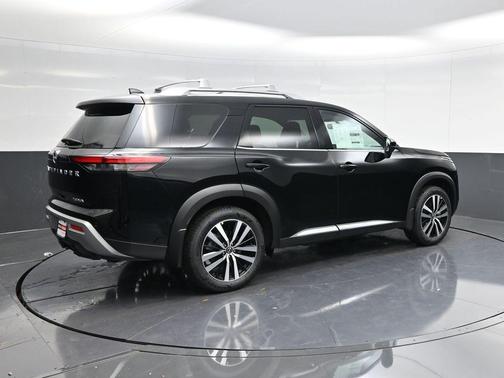 2025 Nissan Pathfinder Platinum FWD