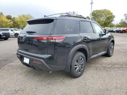 2025 Nissan Pathfinder SV 4WD