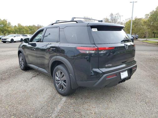2025 Nissan Pathfinder SV 4WD