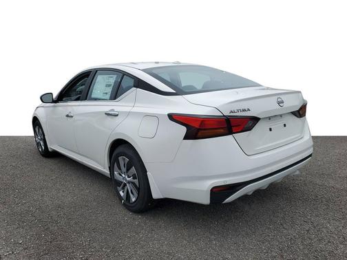 2025 Nissan Altima S FWD