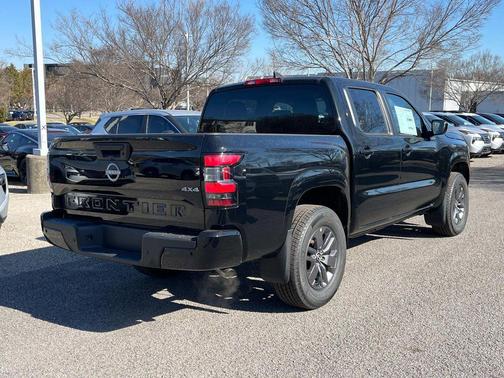 2025 Nissan Frontier SV