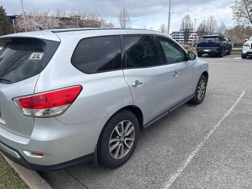 2014 Nissan Pathfinder S