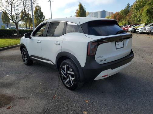 2025 Nissan Kicks SV