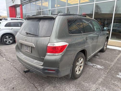 2012 Toyota Highlander SE