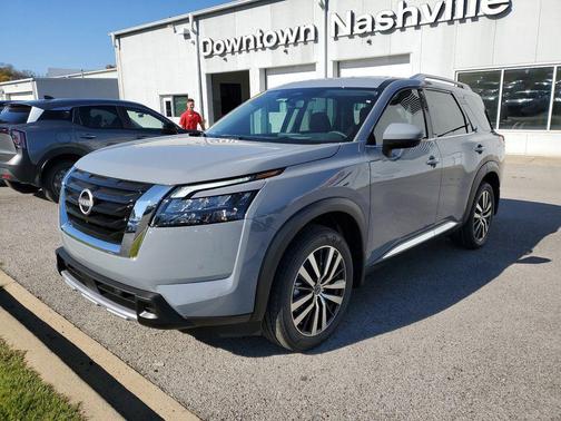 2025 Nissan Pathfinder Platinum 4WD