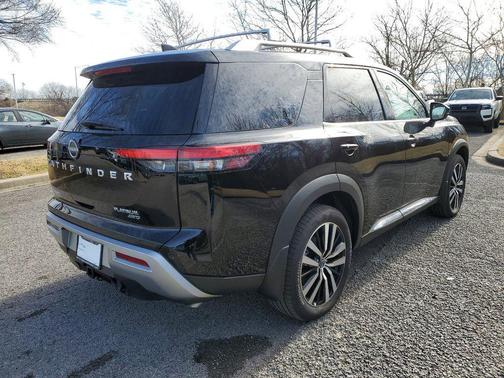 2025 Nissan Pathfinder Platinum 4WD