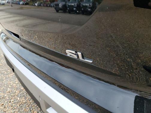 2025 Nissan Pathfinder SL FWD