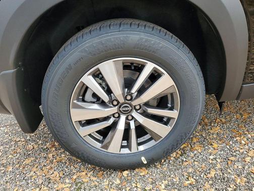 2025 Nissan Pathfinder SL FWD