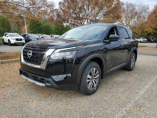 2025 Nissan Pathfinder SL FWD