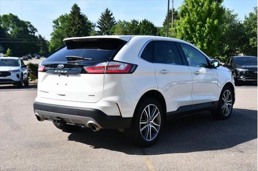 2022 Ford Edge Titanium