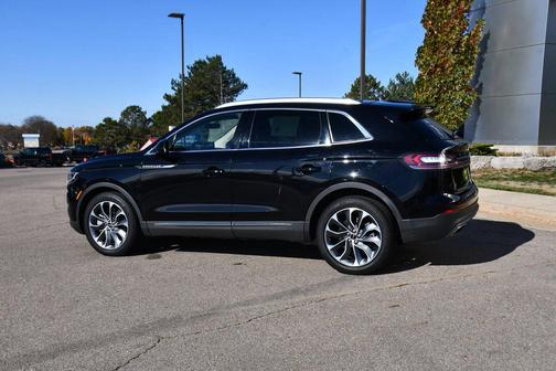 2021 Lincoln Nautilus Reserve