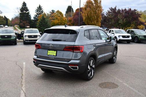 2024 Volkswagen Taos 1.5T SEL