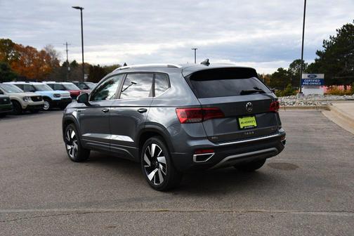 2024 Volkswagen Taos 1.5T SEL