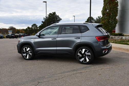 2024 Volkswagen Taos 1.5T SEL