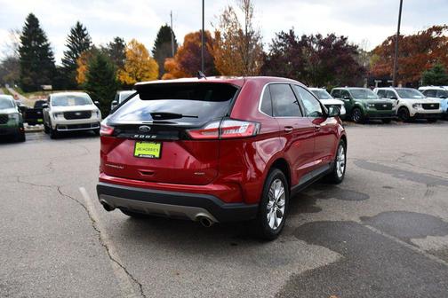2022 Ford Edge Titanium