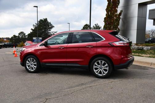 2022 Ford Edge Titanium