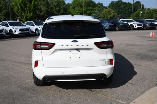 2023 Ford Escape ST-Line Elite