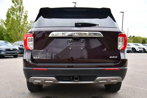Jewel Red Metallic Tinted Clearcoat 2023 Ford Explorer XLT
