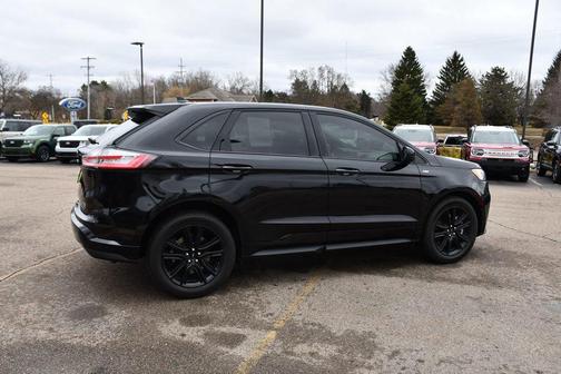 2022 Ford Edge ST Line