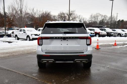 Space White Metallic 2026 Ford Explorer Active