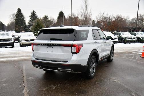 Space White Metallic 2026 Ford Explorer Active