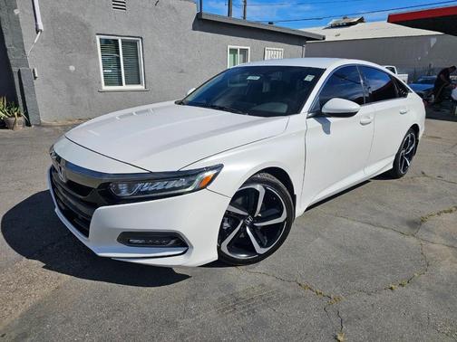 Platinum White Pearl 2018 Honda Accord Sport