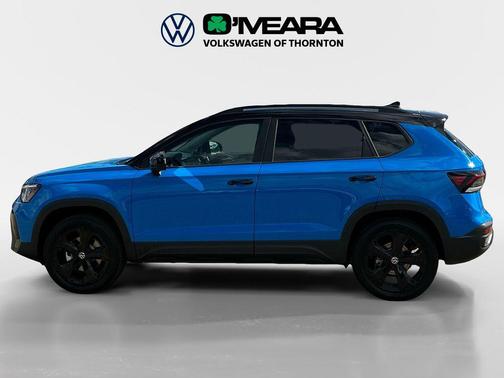 Cornflower Blue w/Deep Black Roof 2026 Volkswagen Taos SE Black