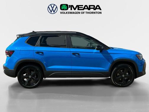 Cornflower Blue w/Deep Black Roof 2026 Volkswagen Taos SE Black
