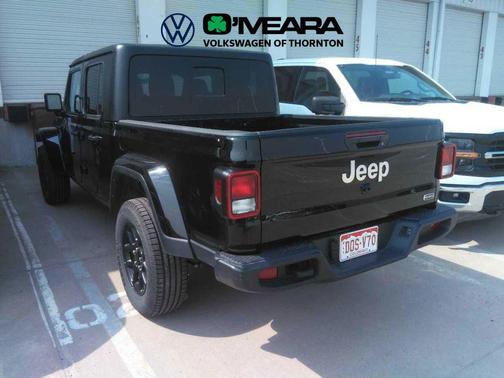 Black Clearcoat 2023 Jeep Gladiator Overland