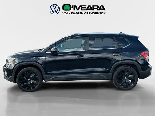 Deep Black Pearl 2024 Volkswagen Taos 1.5T SE