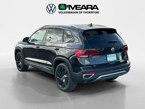 Deep Black Pearl 2024 Volkswagen Taos 1.5T SE