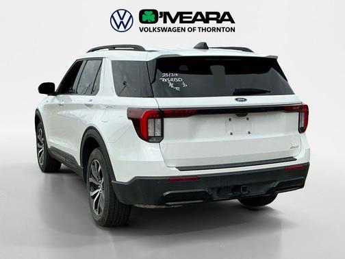 Star White Metallic Tri-Coat 2025 Ford Explorer ST-Line