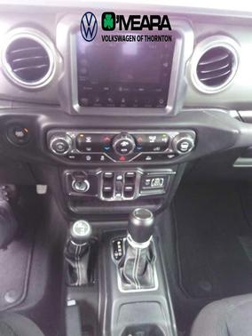 2023 Jeep Gladiator Overland