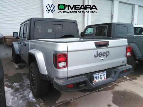 2023 Jeep Gladiator Overland