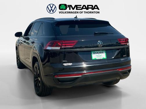 Deep Black Pearl 2021 Volkswagen Atlas Cross Sport 2.0T SEL