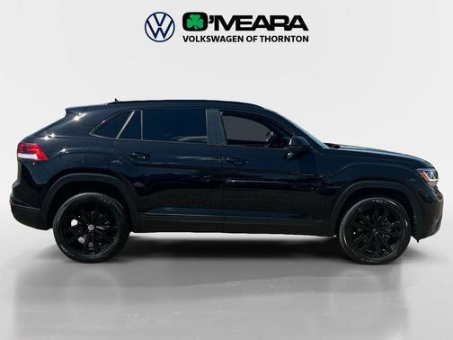 Deep Black Pearl 2021 Volkswagen Atlas Cross Sport 2.0T SEL
