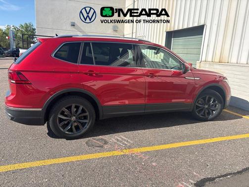 Kings Red Metallic 2023 Volkswagen Tiguan 2.0T SE 4MOTION