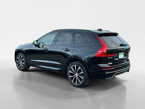 2024 Volvo XC60 B5 Plus Dark Theme