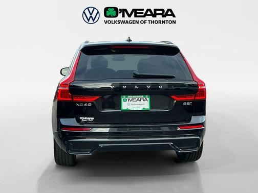2024 Volvo XC60 B5 Plus Dark Theme