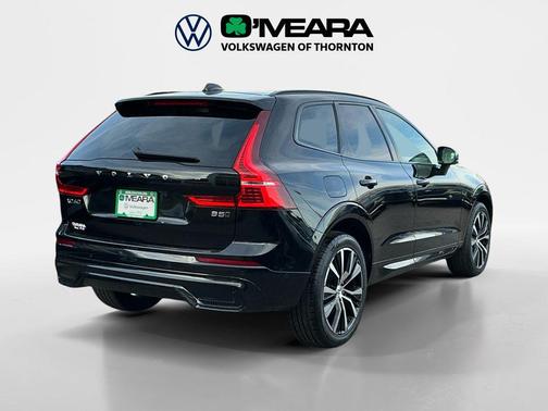 2024 Volvo XC60 B5 Plus Dark Theme