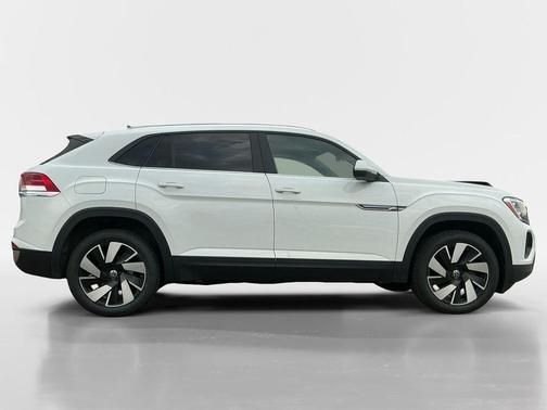 2024 Volkswagen Atlas Cross Sport 2.0T SE w/Technology 4MOTION