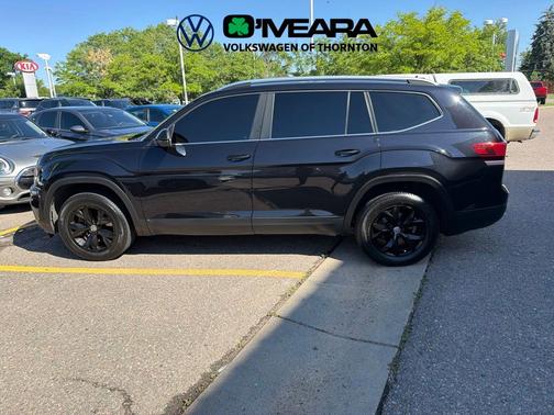 Pearl Black 2019 Volkswagen Atlas 3.6L V6 SE