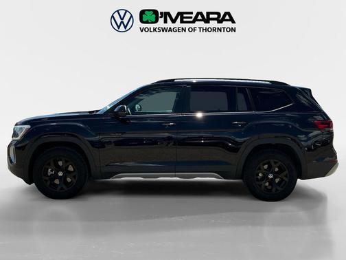 Deep Black Pearl 2024 Volkswagen Atlas 2.0T SE w/Technology 4MOTION