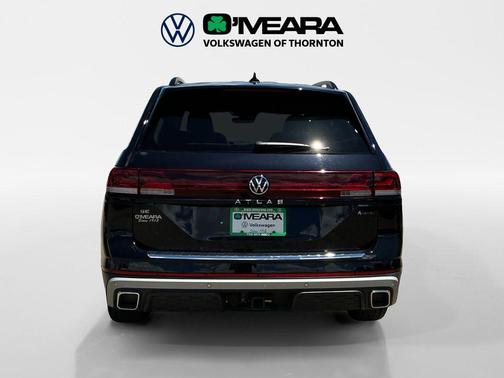 Deep Black Pearl 2024 Volkswagen Atlas 2.0T SE w/Technology 4MOTION