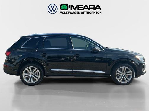 Mythos Black Metallic 2025 Audi Q7 55 Premium Plus