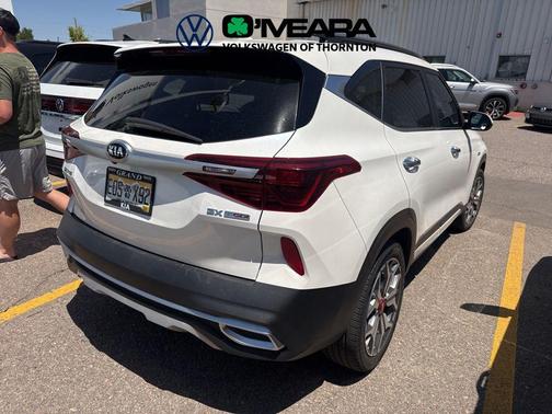 Snow White Pearl 2021 Kia Seltos SX Turbo