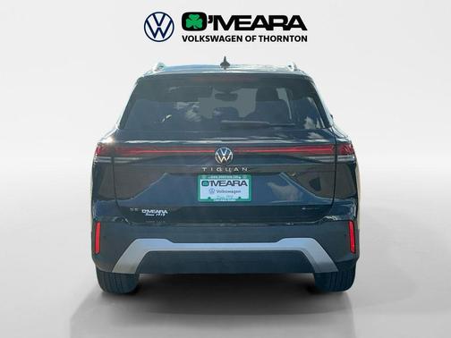 deep black pearl 2026 Volkswagen Tiguan 2.0T SE 4MOTION