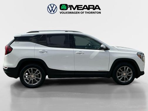 Summit White 2024 GMC Terrain SLT