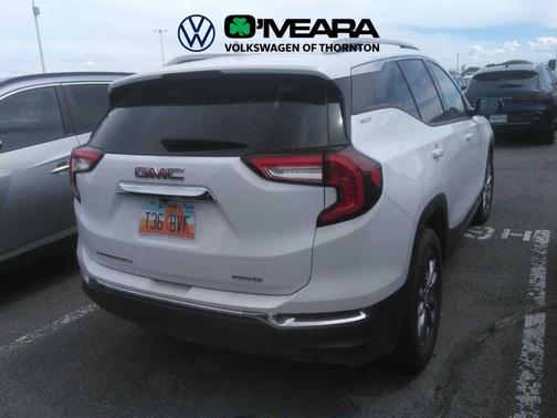 Summit White 2024 GMC Terrain SLT