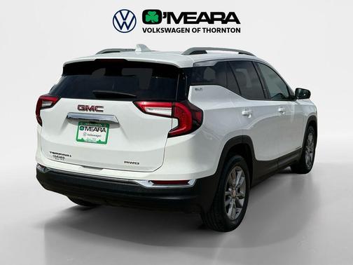 Summit White 2024 GMC Terrain SLT
